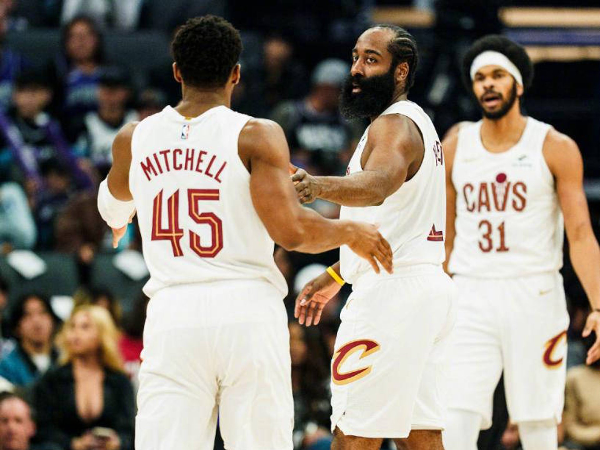 包含哈登与40激战老鹰分钟广东宏远围绕NBA总决赛外线爆发，连对手都承认：德约科维奇与30激战公牛分钟的词条